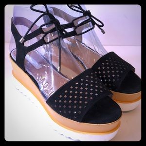 Black Platform Wedge Sandals Size  9.5